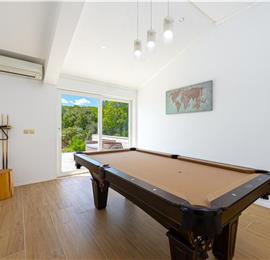 Luxury 5 Bedroom Beachfront Villa near Dubrovnik, Sleeps 11-12